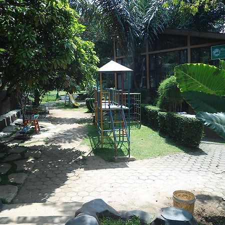 Detuik Resto Resort Bandung Kültér fotó